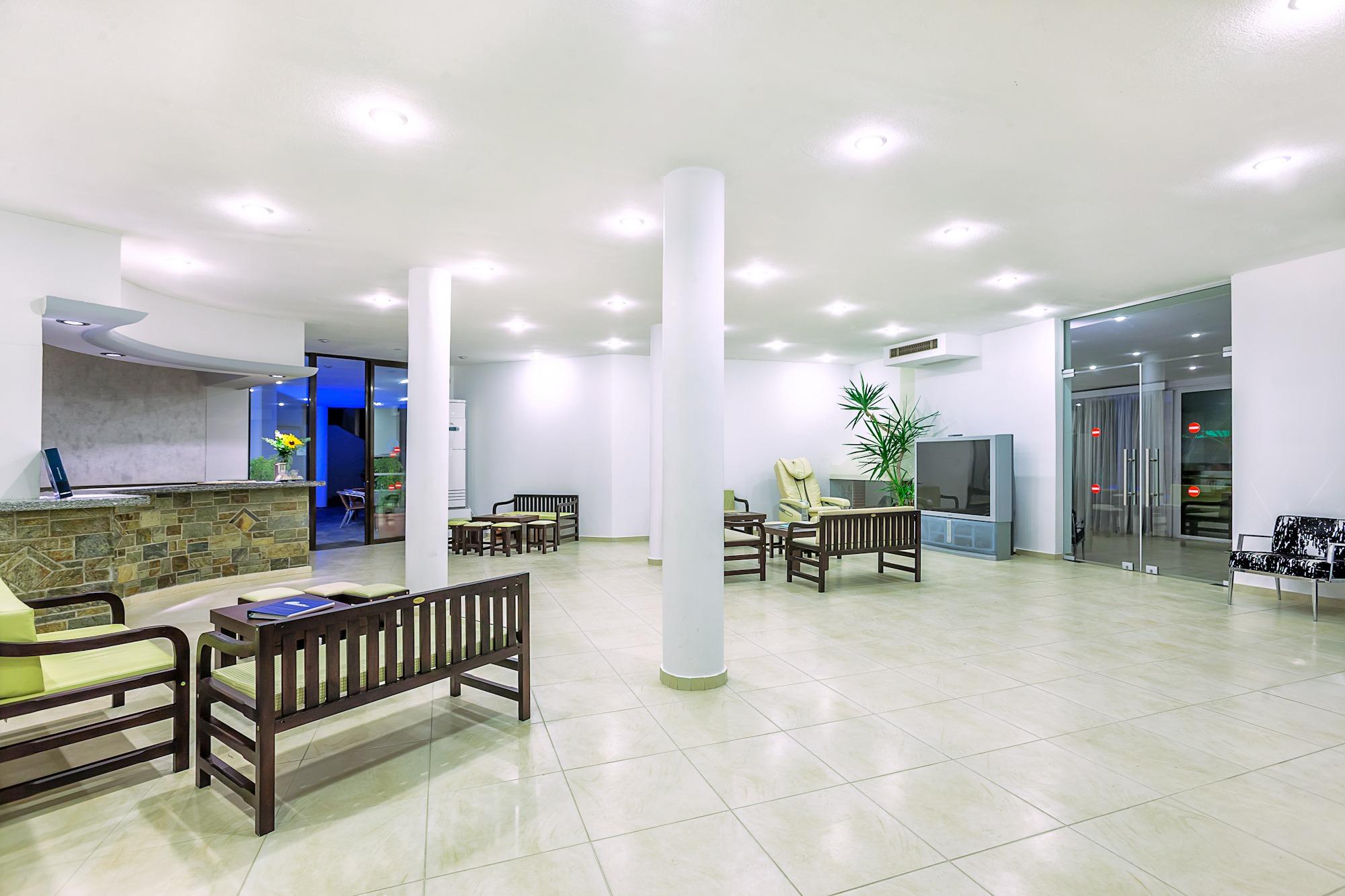 Xenios Dolphin Beach Hotel Посиди Экстерьер фото