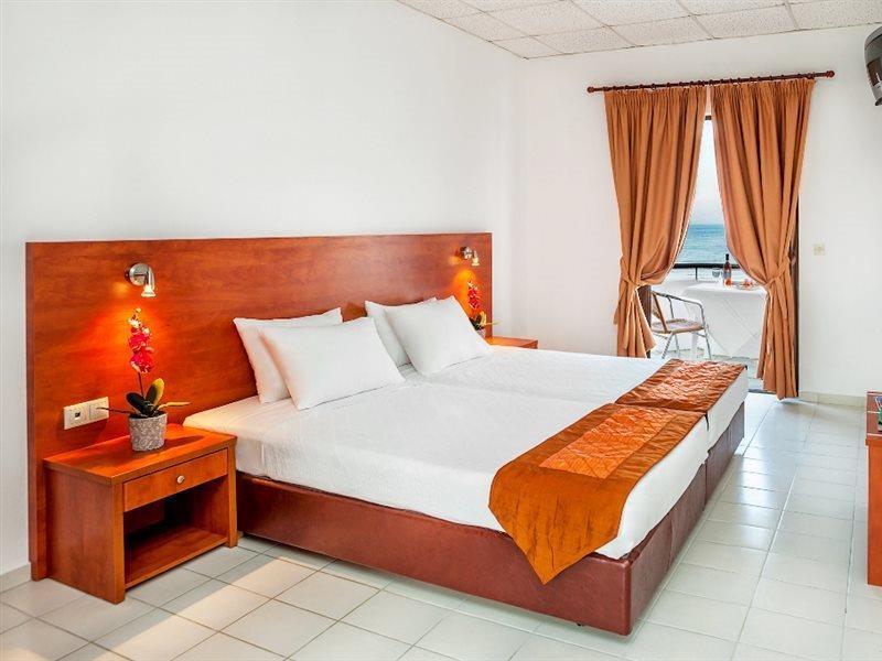 Xenios Dolphin Beach Hotel Посиди Экстерьер фото